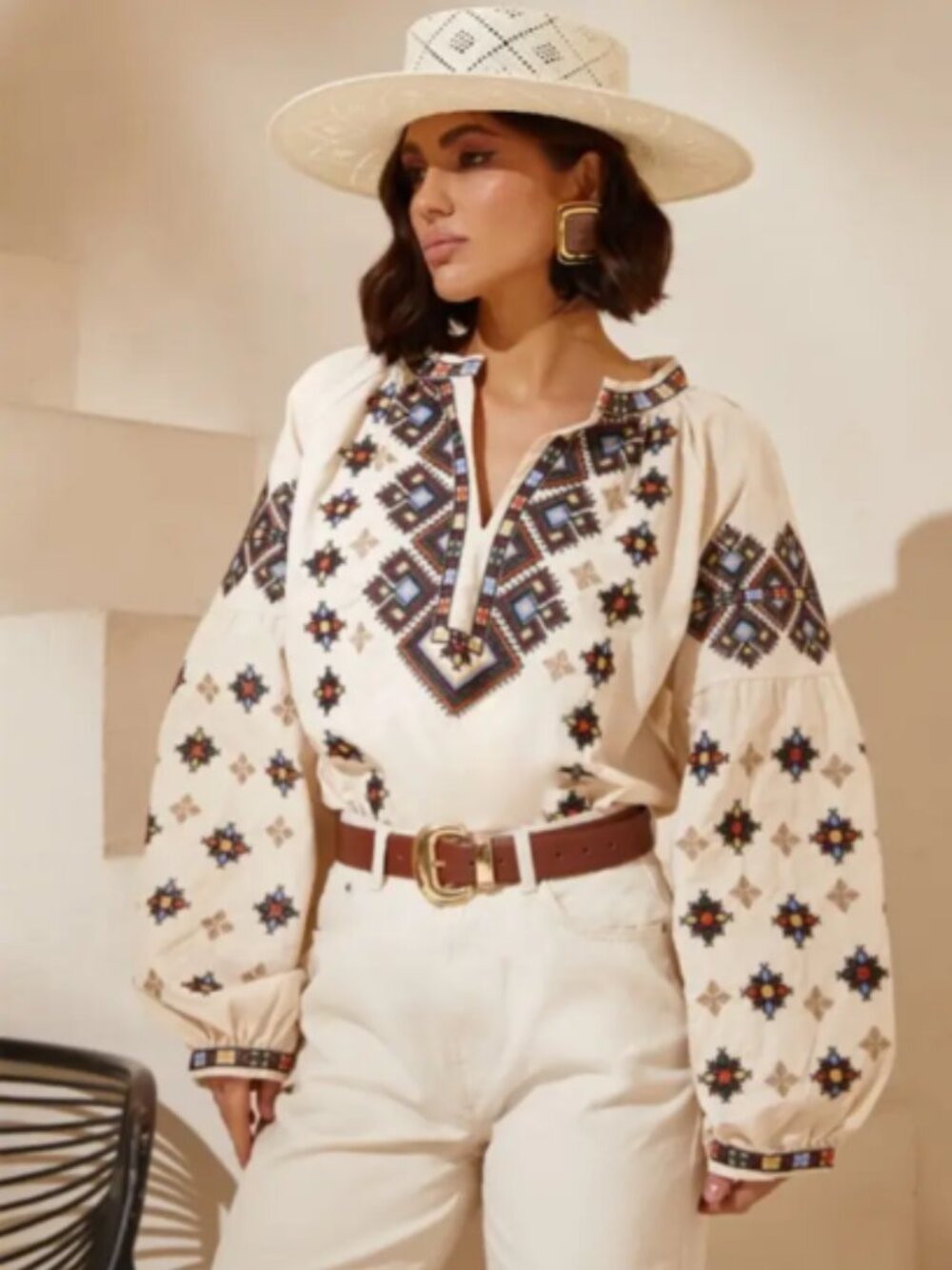 Elegant Embroidered Linen Beige Blouse (L) NWT